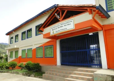 Estudios de vulnerabilidad sísmica, reforzamiento estructural y patología estructural.