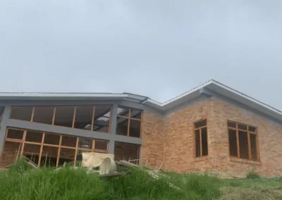 Obras civiles para la terminación y entrega de una casa campestre. Cliente privado. Zipacón, C/marca.